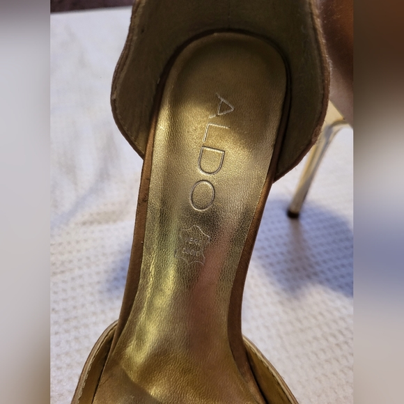 Gold Sparkle Aldo Heels - Picture 3 of 8